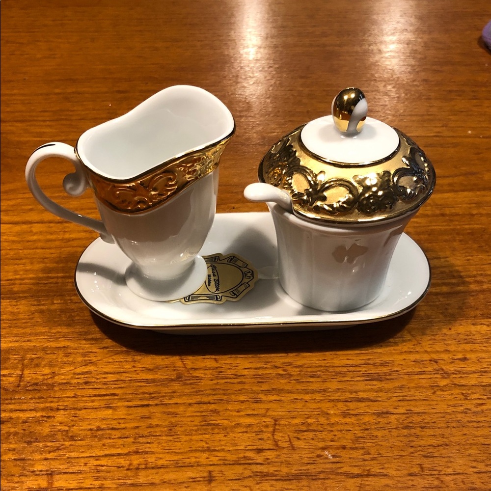 NWOT White Porcelain Creamer and Sugar Set with Gold Accents